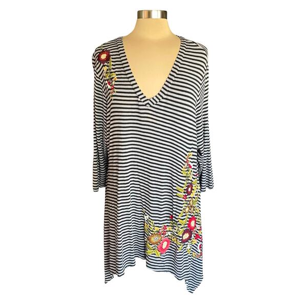 Soft Surroundings Knit Tunic 1X Gray Black Stripe Floral Embroidery Asymmetric - Picture 1 of 10